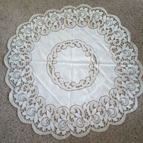 Round Lace Tablecloth in Cream, Approx. 48" - Picture 2 of 2